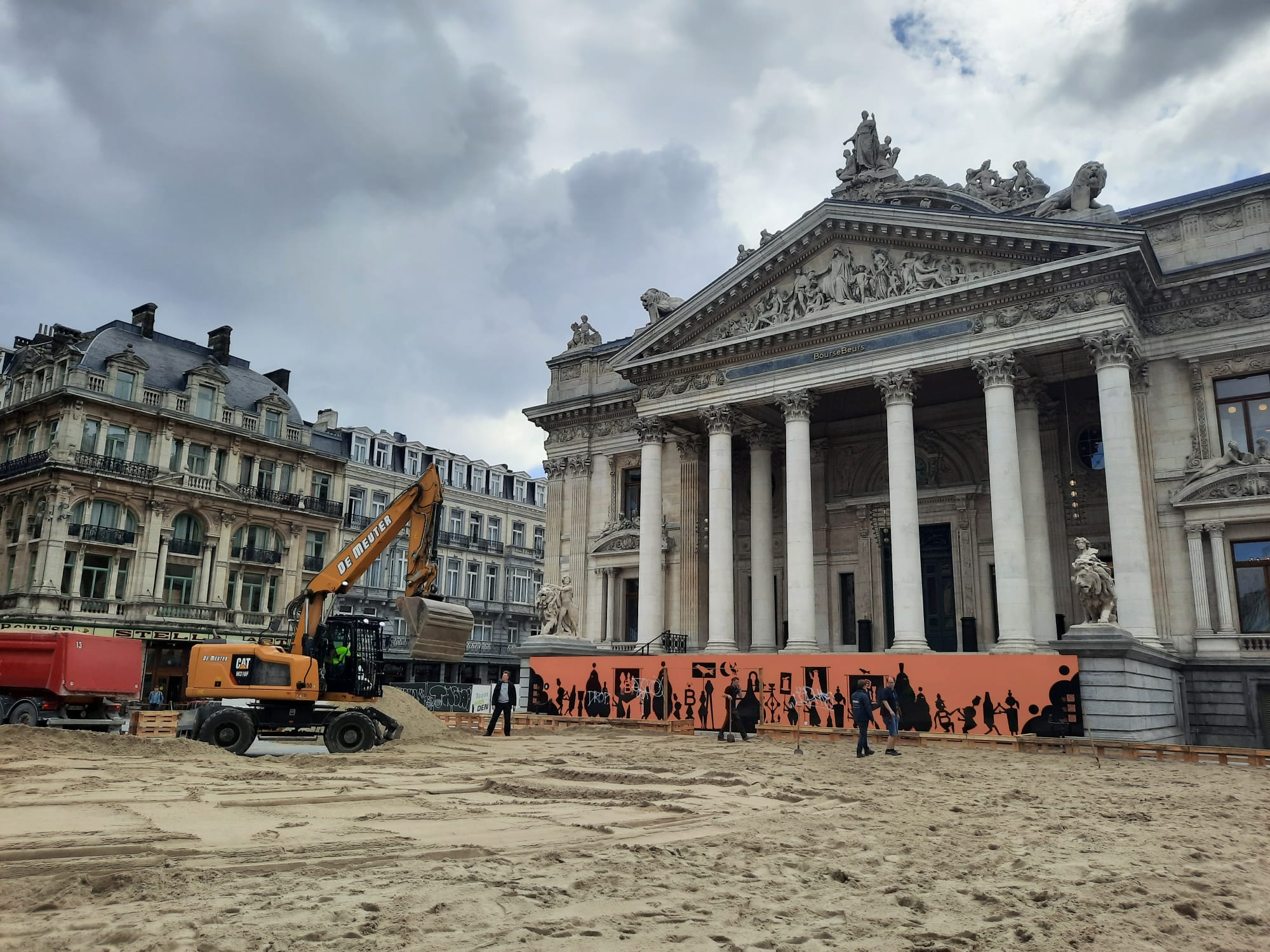 Two beaches open in central Brussels this week