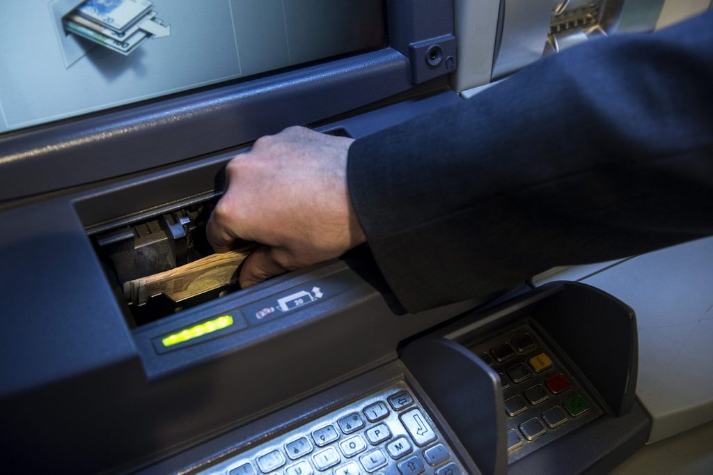 'How much longer will we accept this?' Expert condemns Belgian banks' excessive profits