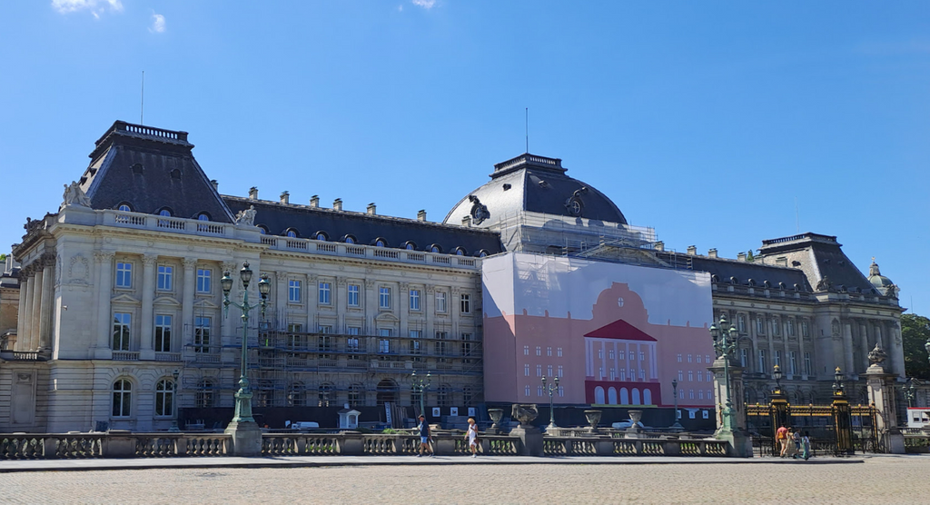 Brussels Royal Palace renovation: First part of facade completed