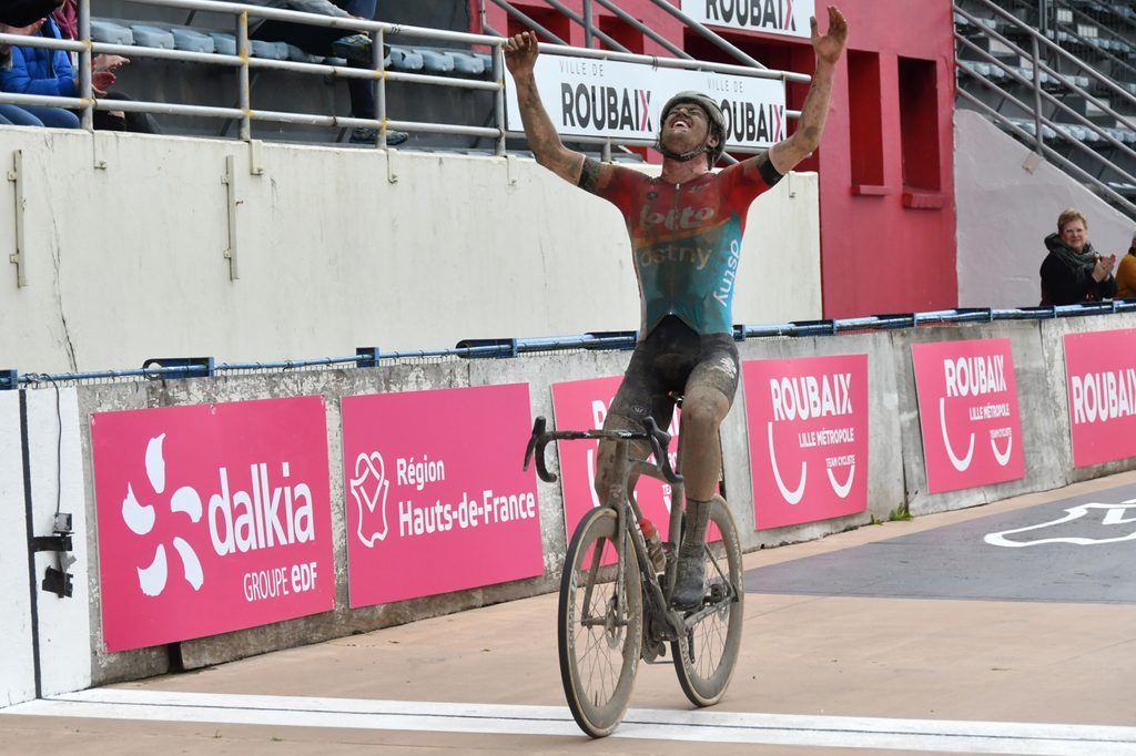'The team is heartbroken': Belgian cyclist Tijl De Decker dies after training accident