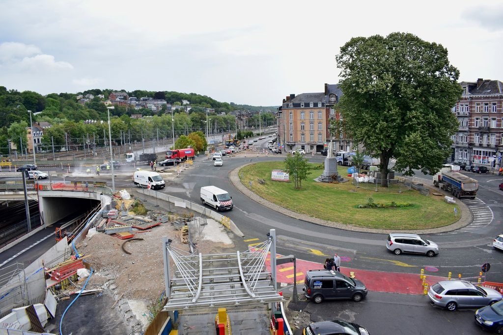 Driver attacked after crashing into multiple people in Namur