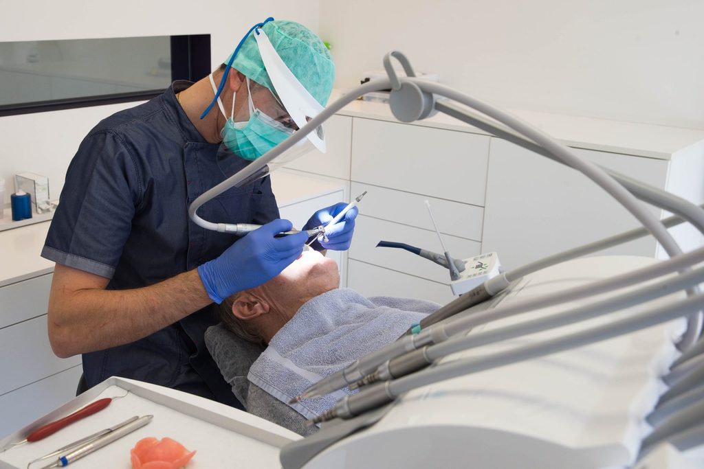 'Fake' dentists working in Belgium with degree bought in Romania