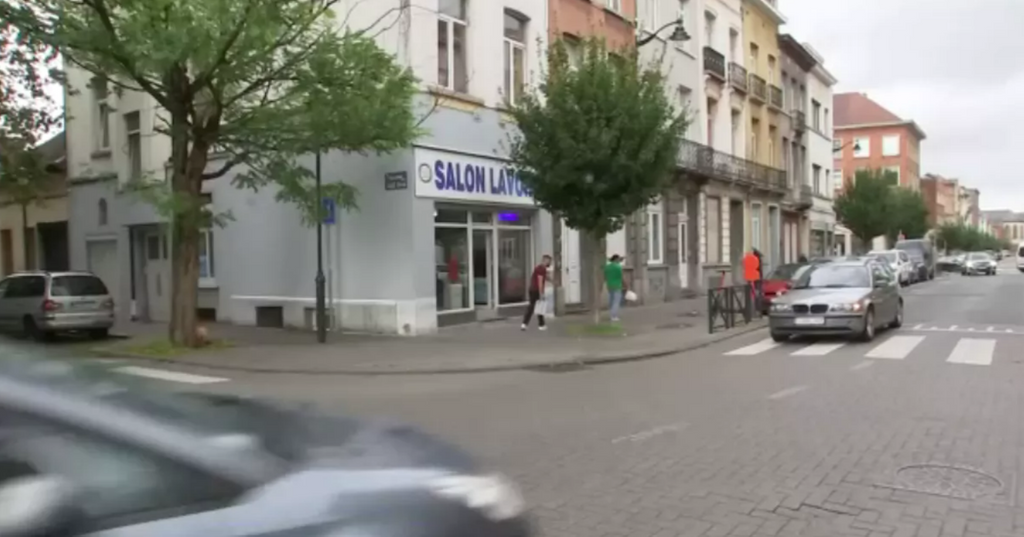 Baby left behind in Brussels launderette identified, father went to police