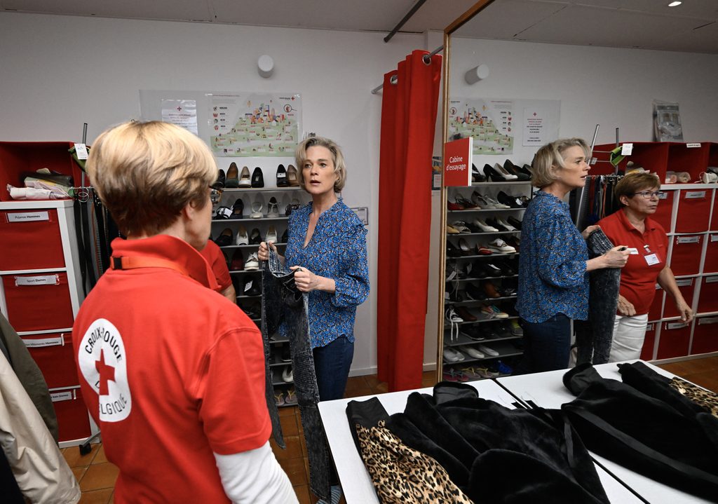 Red Cross shops hit by decline in donations' quality