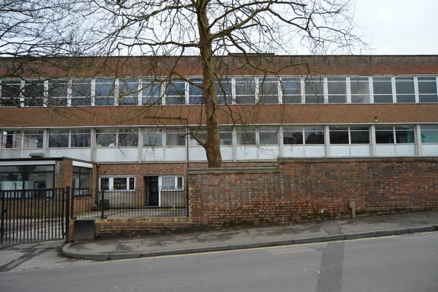 UK: Over 1,000 schools built with faulty concrete could be at risk