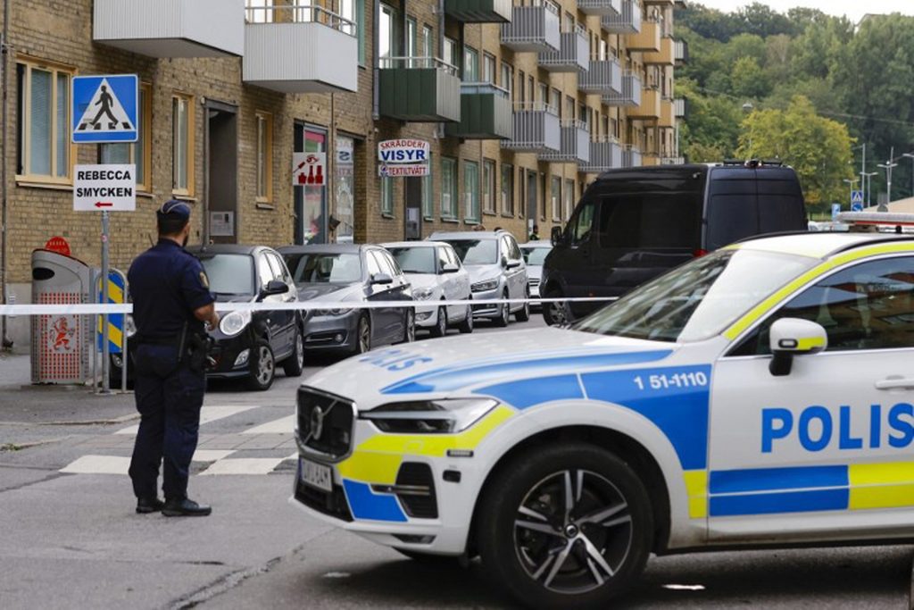 Youths hire gangs to commit murders in Sweden, police say