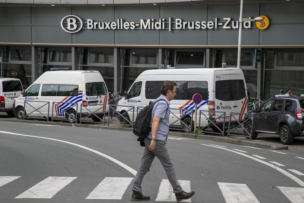 Brussels-Midi crackdown continues: 28 arrests and one injured officer