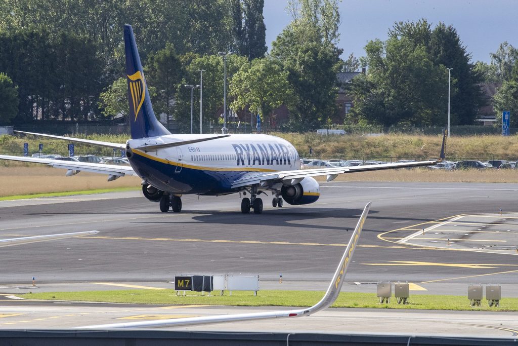 Two-month truce between Ryanair and pilots 'only if negotiations go well'