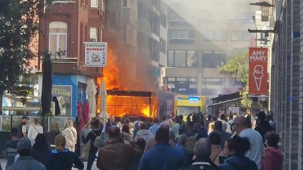 Suspected arson destroys café in Ostend