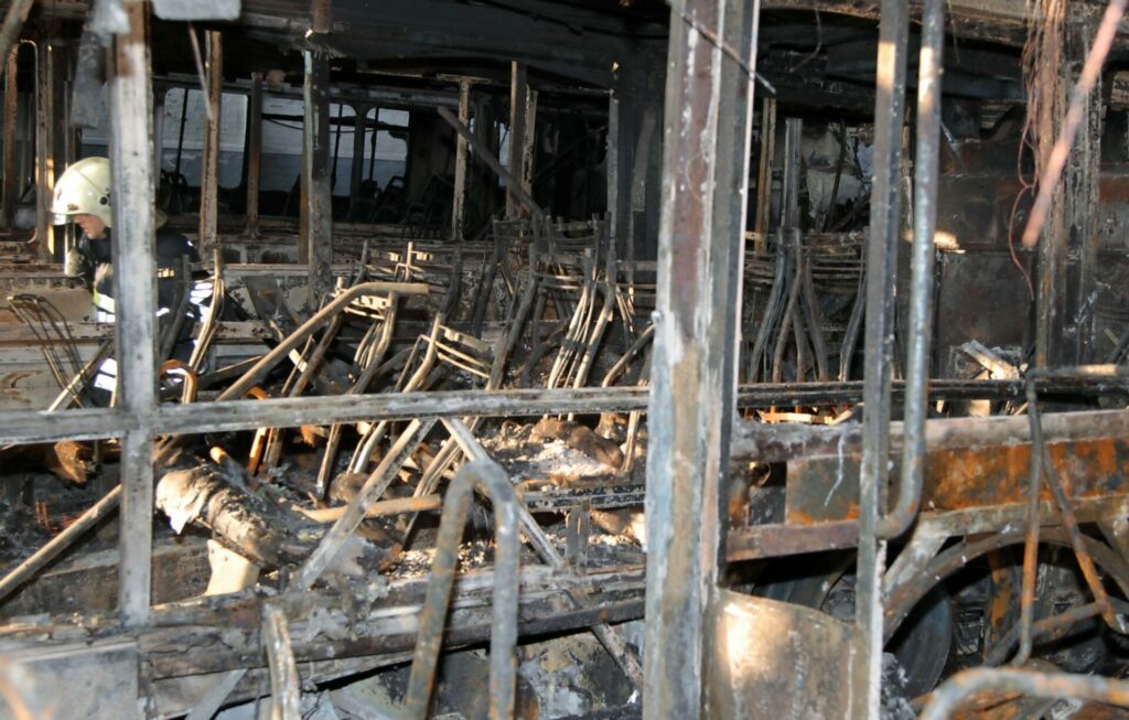 Dozens of De Lijn buses destroyed in warehouse fire