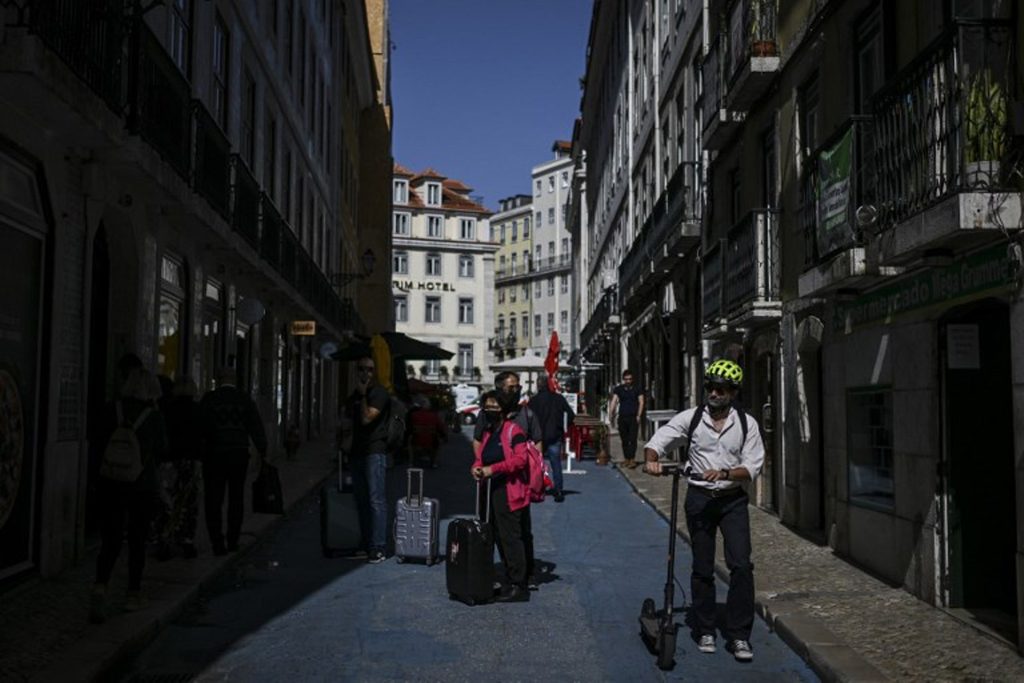 Portugal to stop giving tax breaks to foreign pensioners