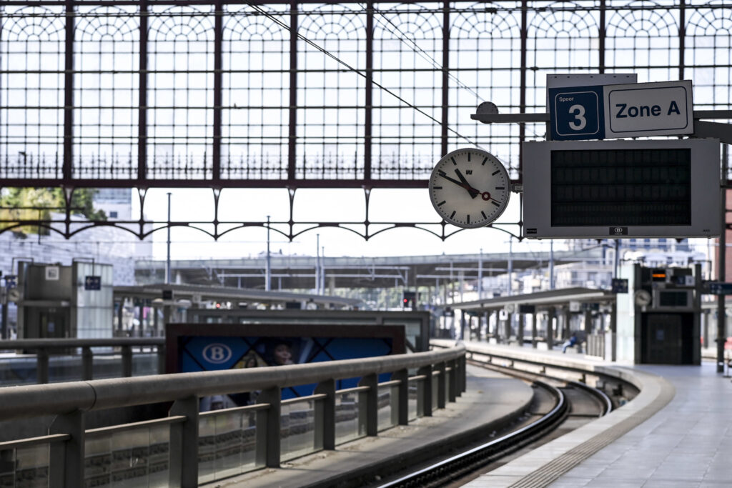 Suspicious package found at Antwerp-Central station causes major train disruption