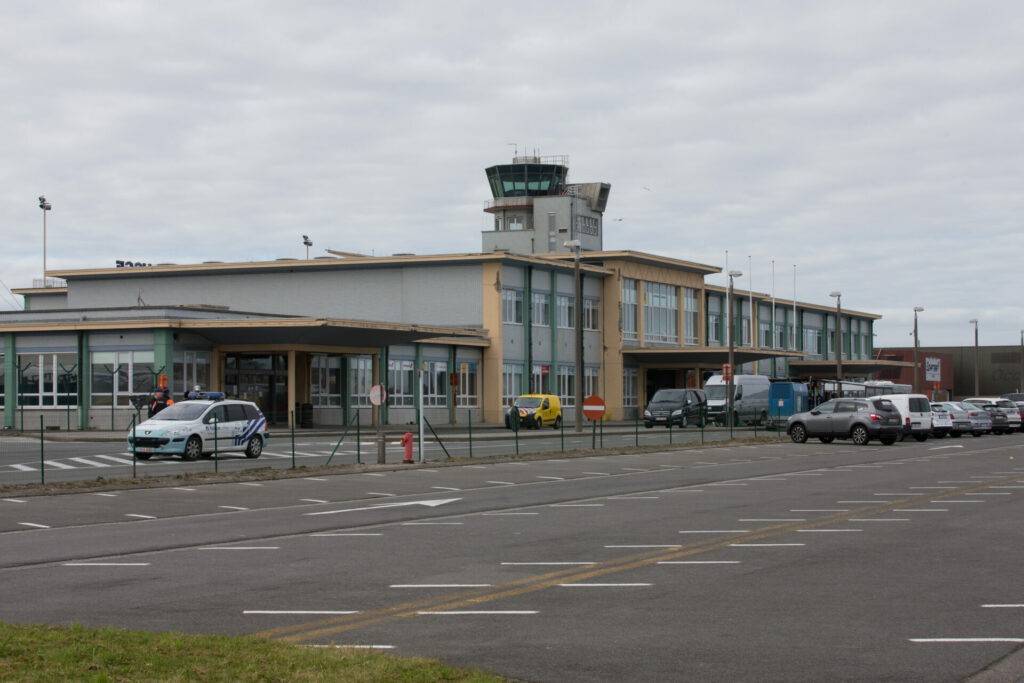 Ostend Airport reopened after bomb threat