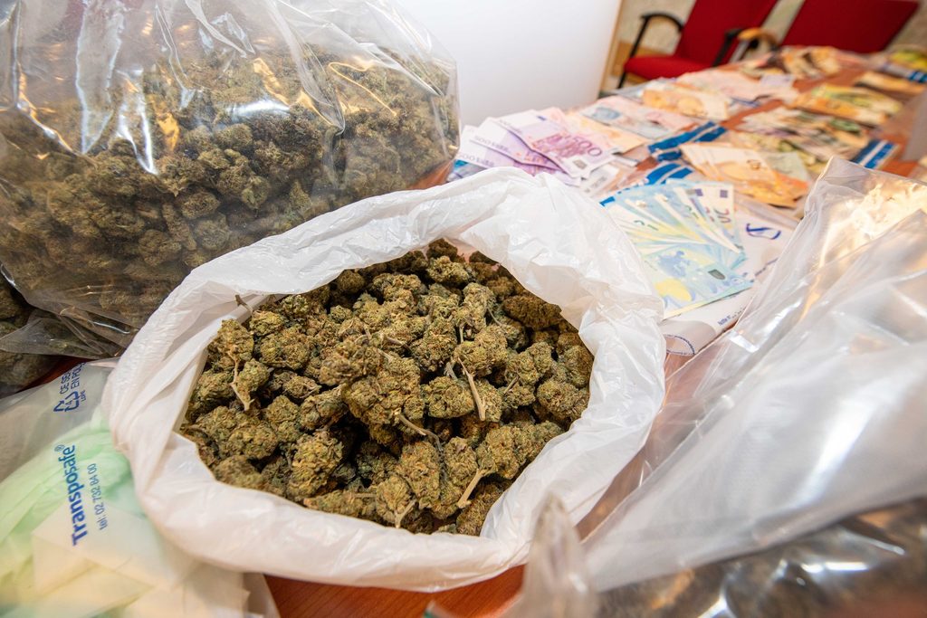 Three arrested after massive drug haul in Brussels