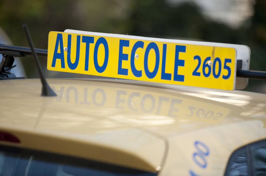 Driving licence applicants can now register on waiting list