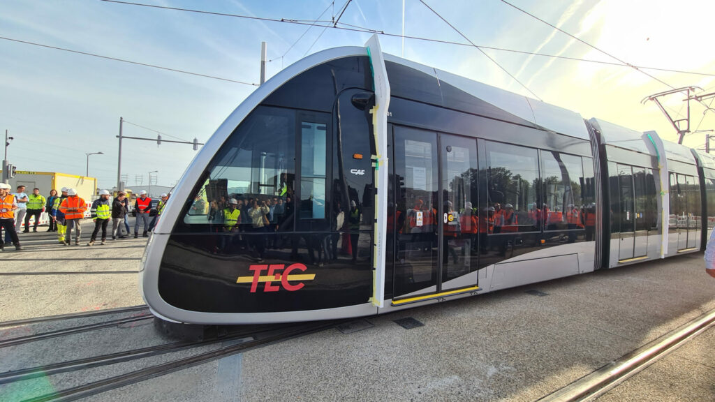 Liège's first tram makes an appearance
