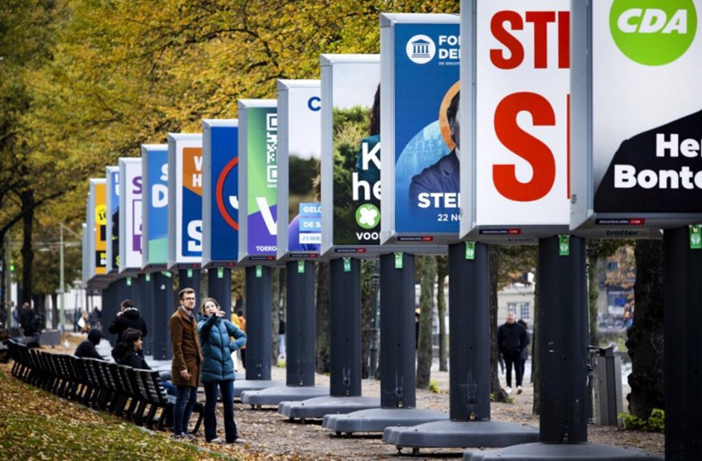 A real nail-biter: First votes cast in Dutch elections for new Prime Minister