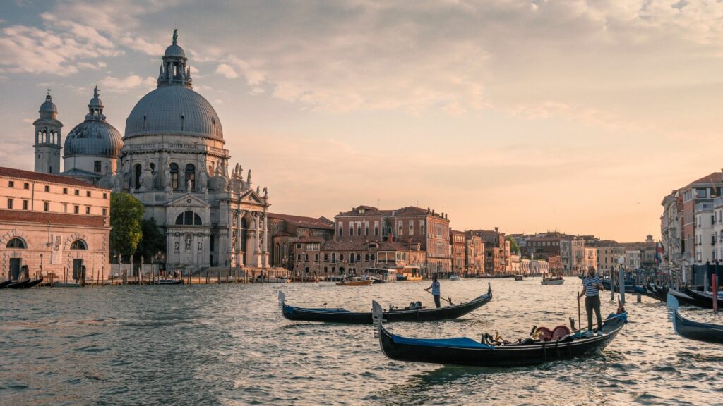 Venice to introduce tax for day-trippers from April 2024