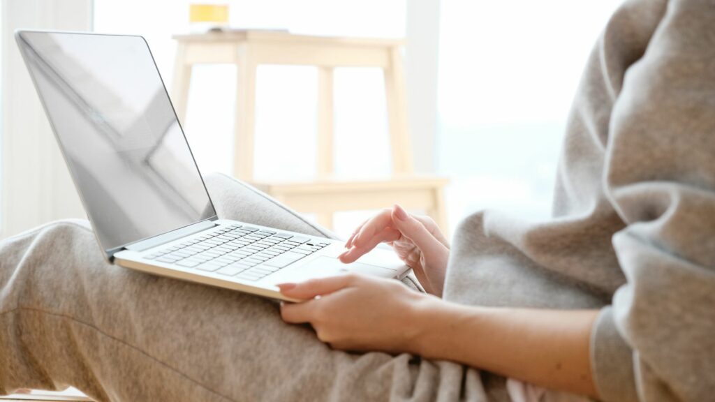 One third of British employees sometimes work in pyjamas