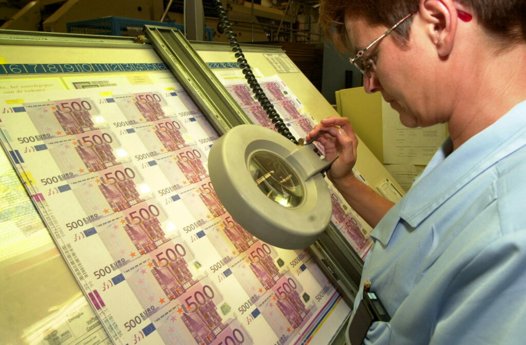 Rivers, birds and 'European culture': Designs for next euro banknotes almost finalised