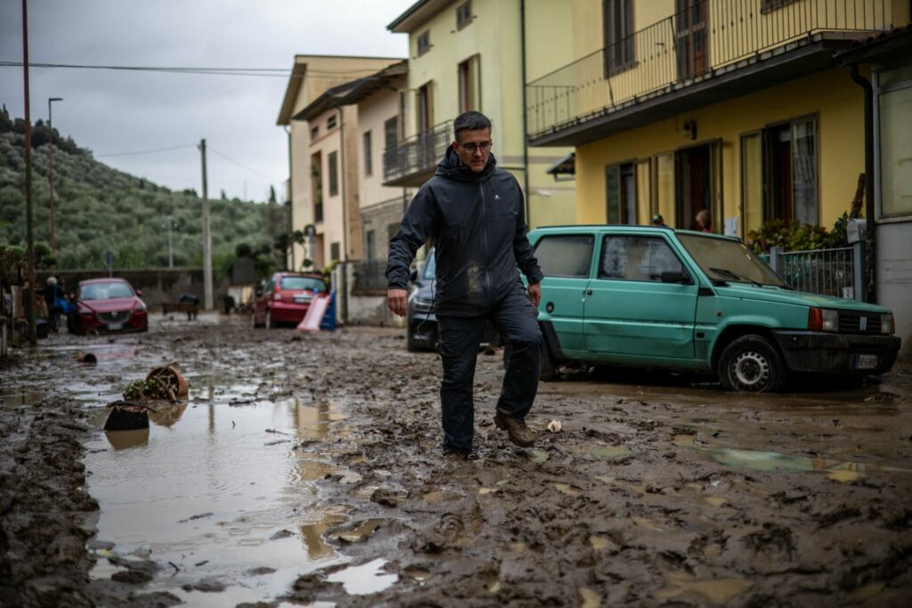 Storm Ciarán: Five killed by floods in Italy