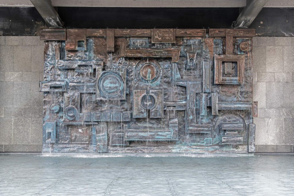 Hidden Belgium: Midi fountain