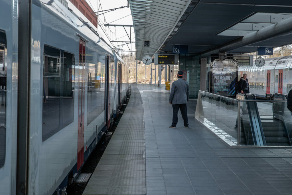 Bruges introduces permanent alcohol ban at train station