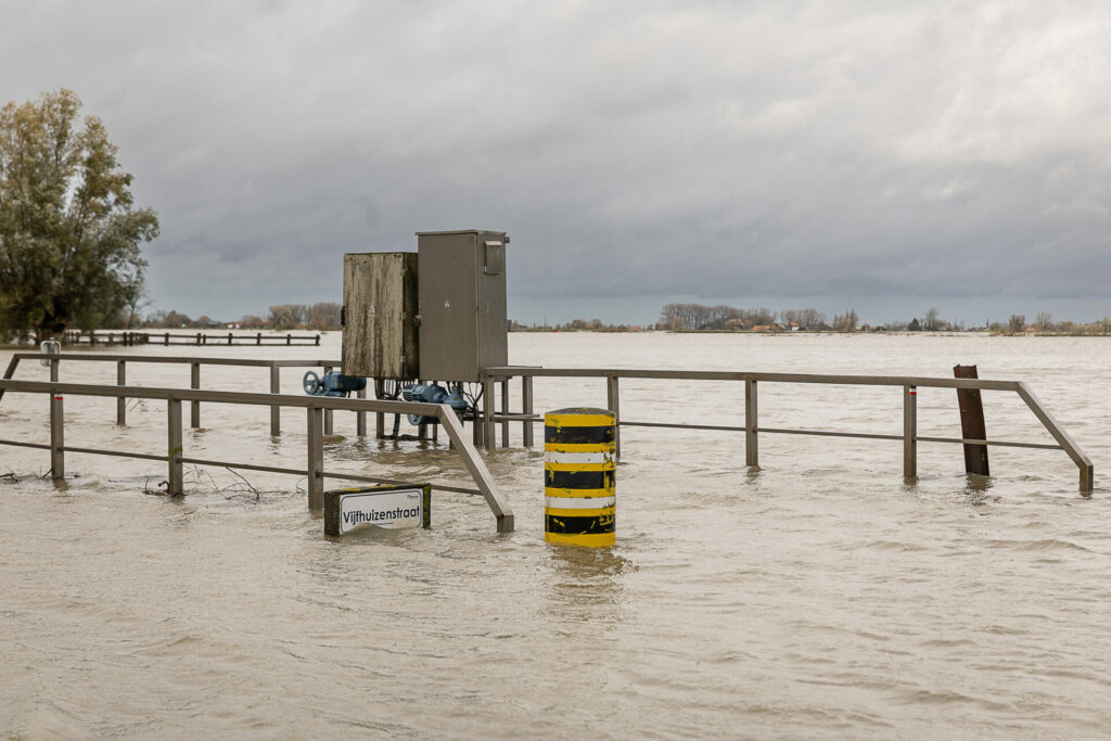 Code yellow warning 'intense' rain in Wallonia and West Flanders all day