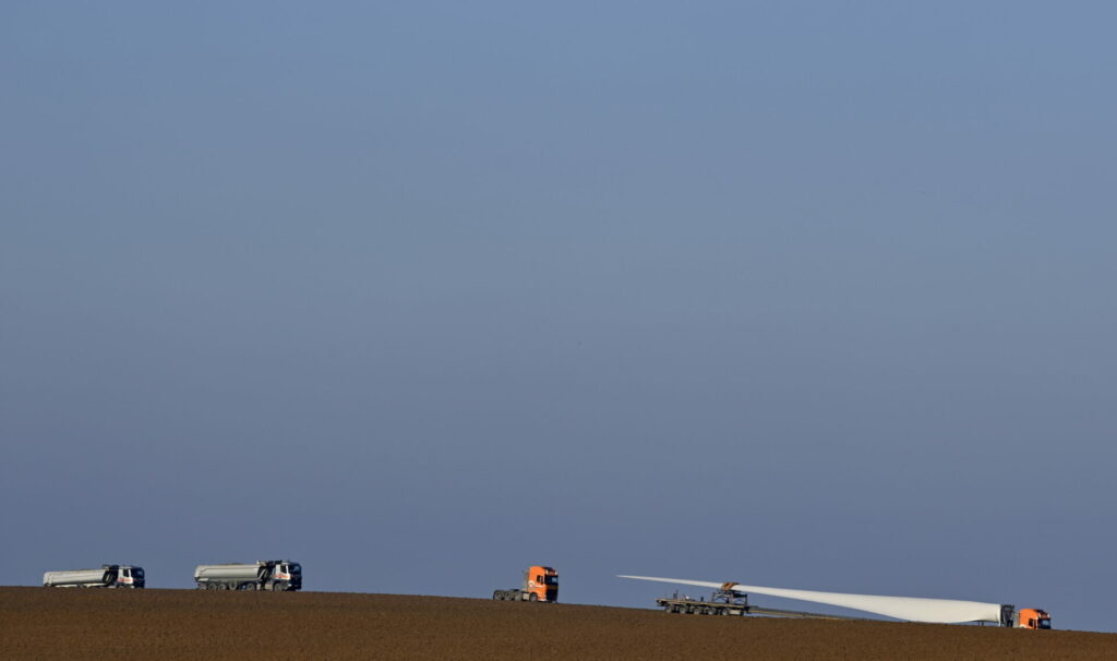 Defence reduces restrictions on putting up wind turbines in sensitive zones