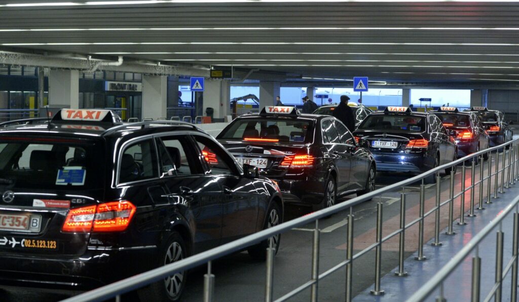 Brussels Airport taxi drivers on strike, passengers advised to use public transport
