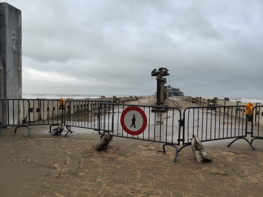 Code yellow alert issued for strong winds and tides