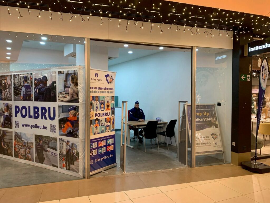 Brussels police open pop-up store at Toison d'Or to increase visibility