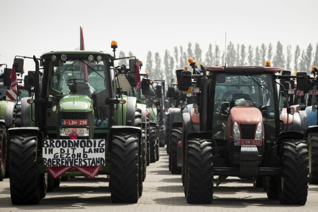 Farmers protest in Antwerp against nitrogen decree