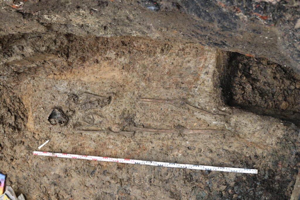 Skeletons dug up during works in city centre give insight into Brussels history