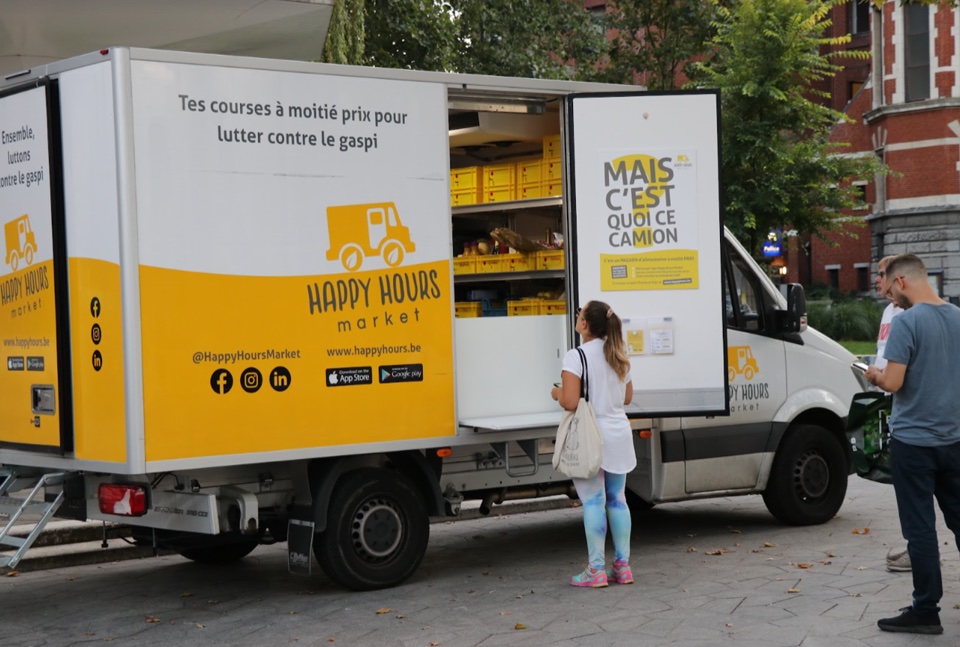 Food aid network protests against marketing of unsold food stocks by discount stores