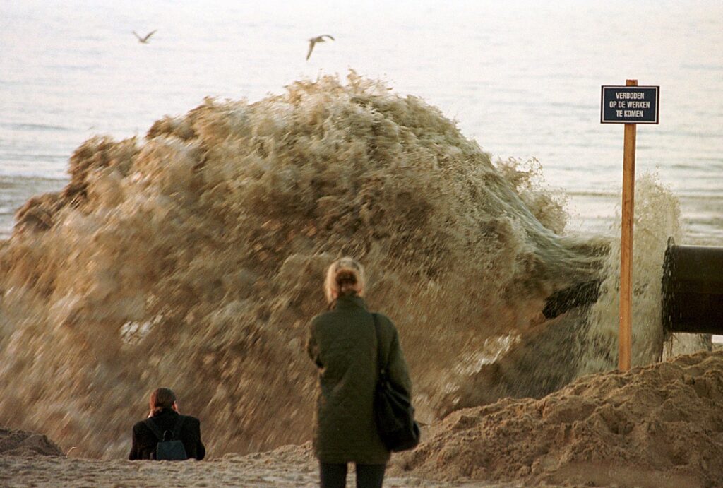 More than 700,000 cubic metres of sand spread on Belgian beaches in 2023