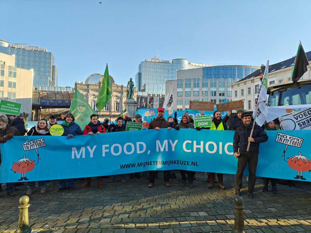 Farmers, green groups demonstrate against proposed GMO legislation