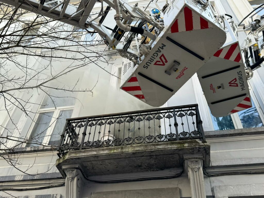 Woman seriously injured following fire in Schaerbeek