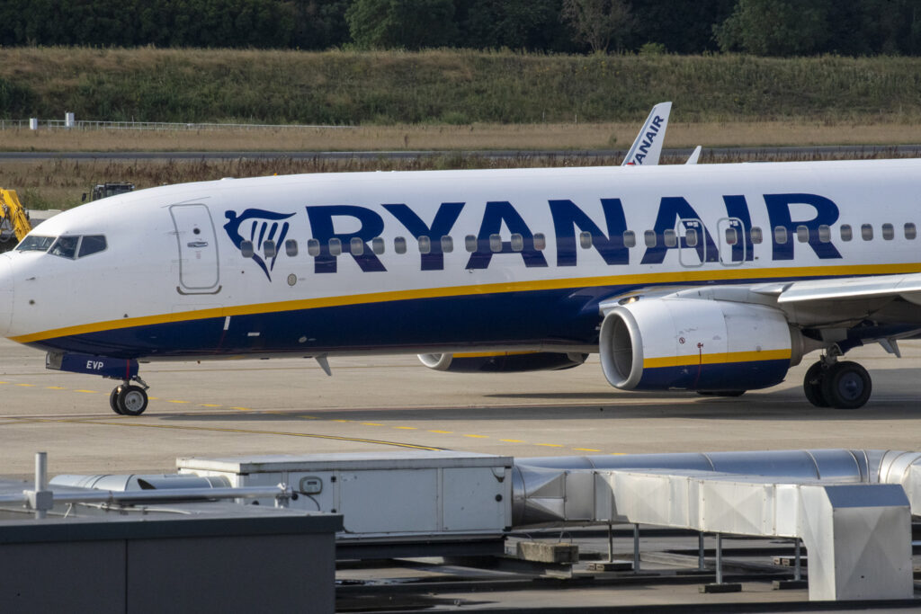 Ryanair signs agreement with booking platform Kiwi.com