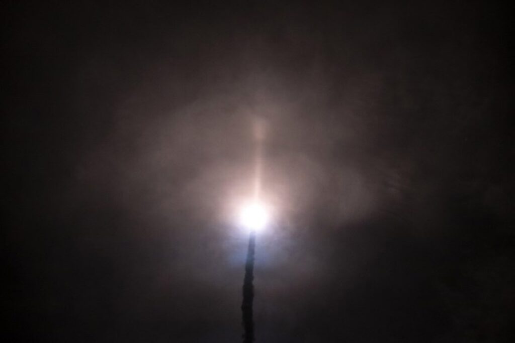 US device attempting to land on the moon hits in-flight snag