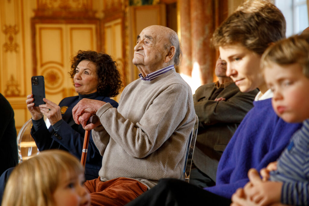 Holocaust survivor Siegi Hirsch receives title from Belgian Crown