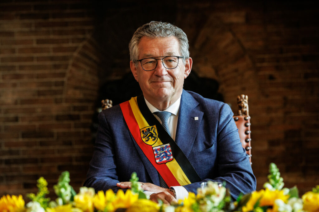 Knife-wielding man arrested at Bruges mayor's home