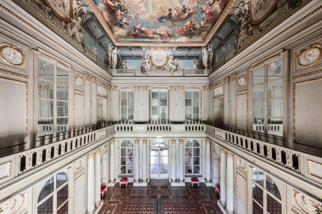 Hidden Belgium: The palace where Louis XVIII stayed