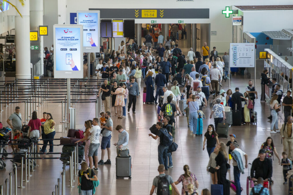 Left-behind luggage, delayed flights: Spontaneous strike at Brussels Airport