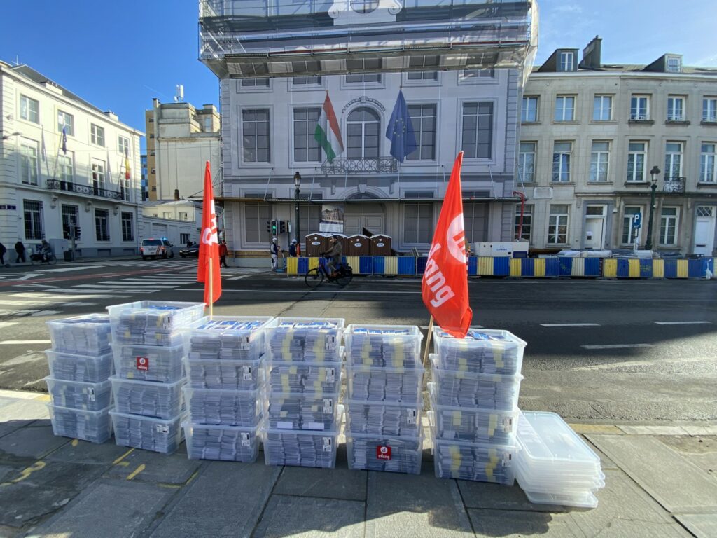 Hungarian NGO protests in Brussels against manipulated consultation on EU support to Ukraine