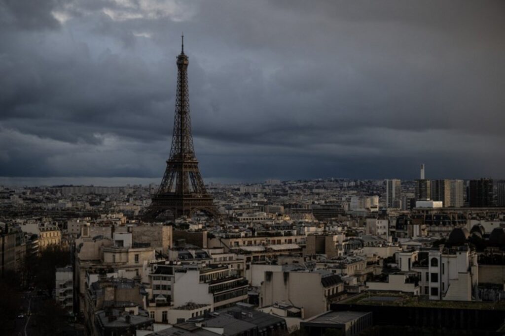 Eiffel Tower strike results in €1 to 2 million in lost revenue