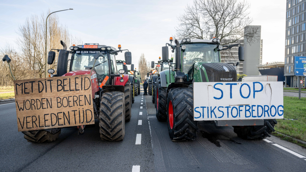 Farmer protests: Heavy traffic disruptions around Antwerp port