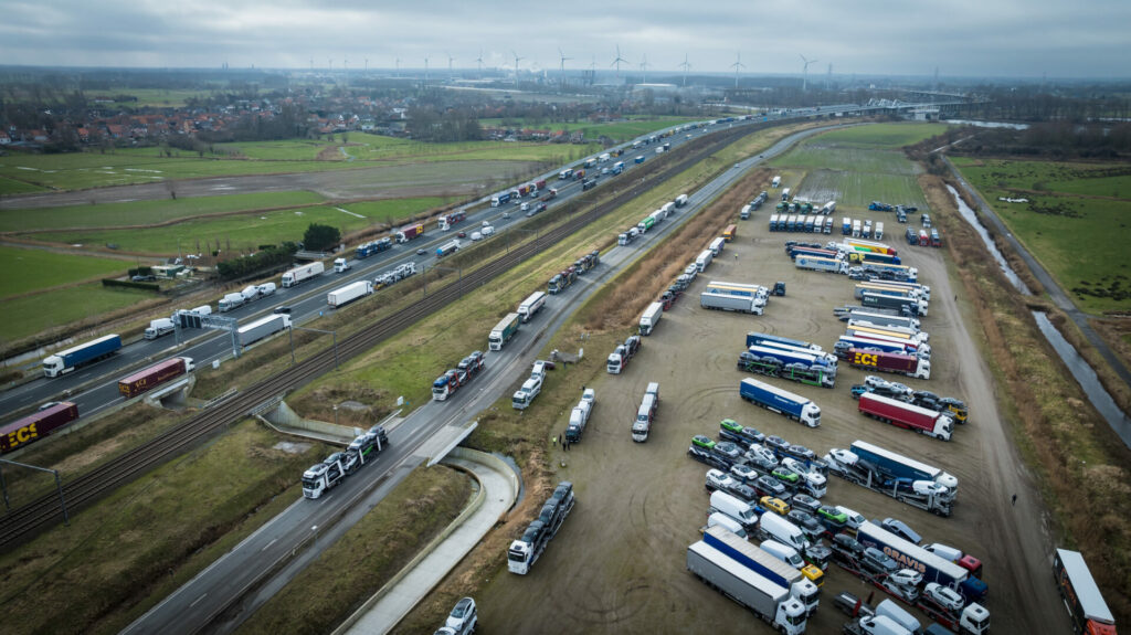 'Unsafe': Nearly 2,000 truck drivers stranded in Zeebrugge as farmers block port