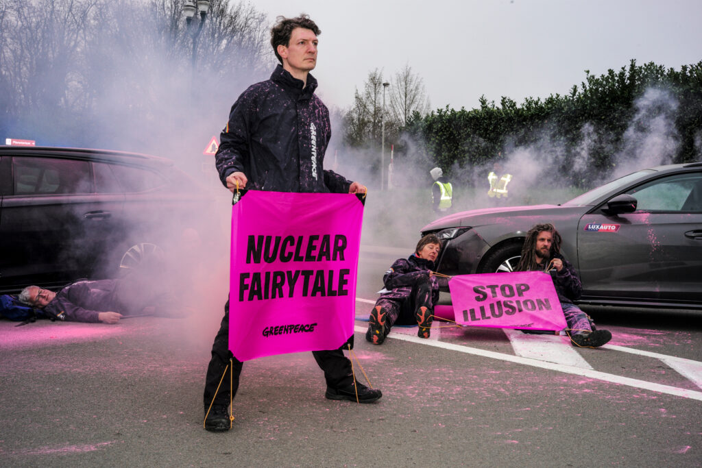 'Nuclear fairytale': Greenpeace activists block delegations at Brussels nuclear summit