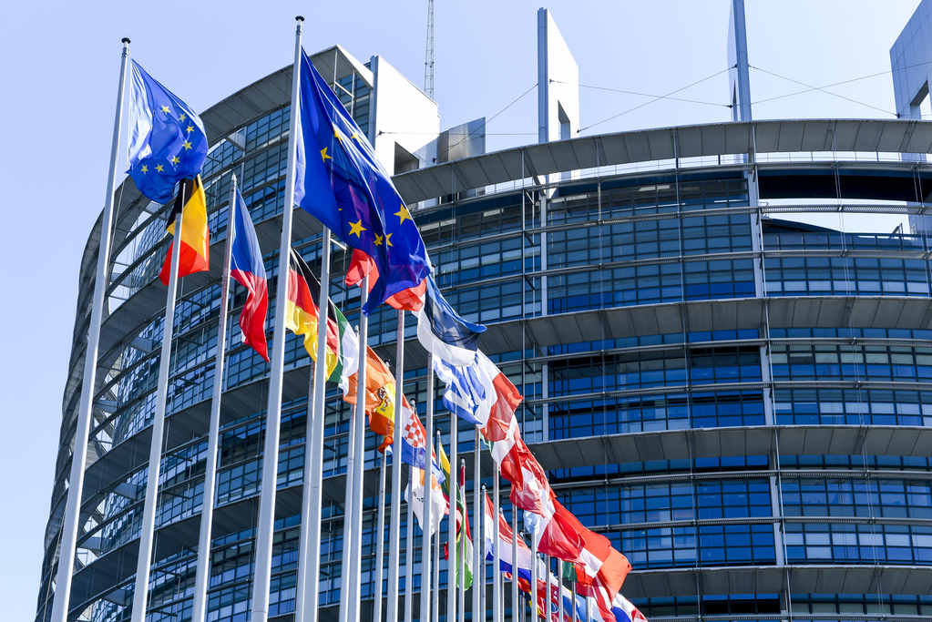 EU budget 2022: European Parliament grants discharge to the Commission, criticizes political recruitment